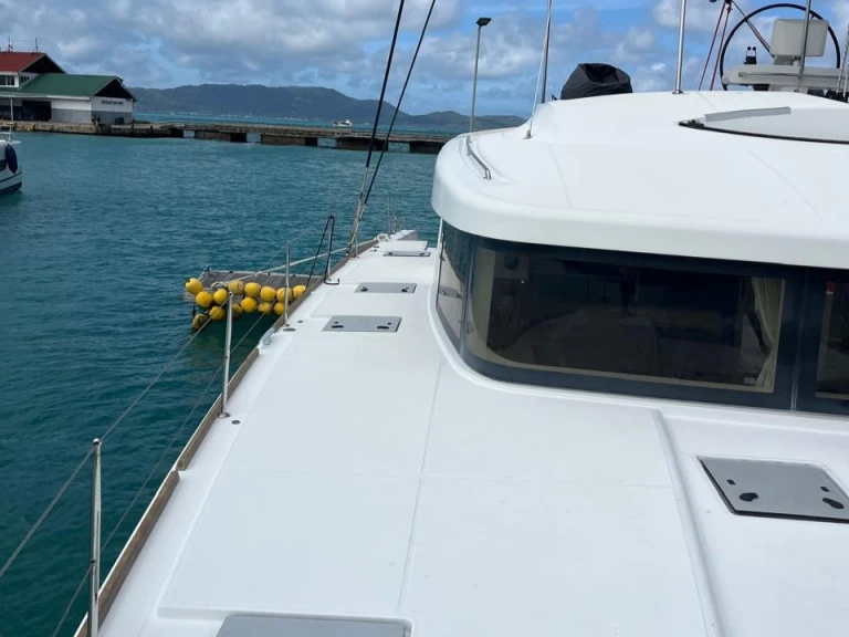 Yacht charter Praslin Island cheap Lagoon 52 F