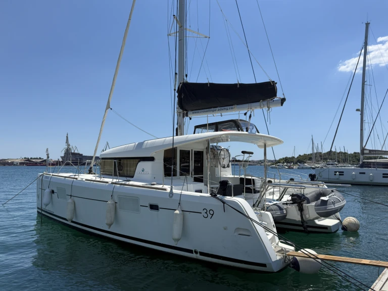 Bareboat Rental Catamaran Lagoon with a boat licence