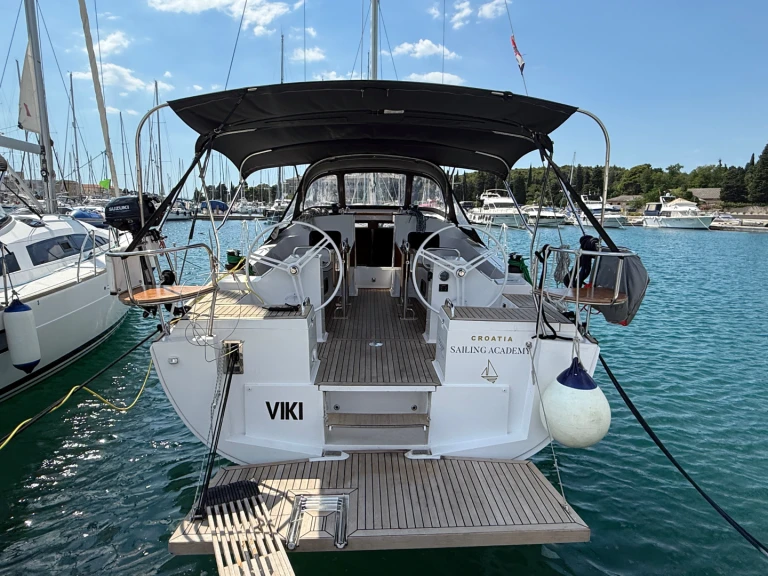 Sailboat for rent Pula at the best price