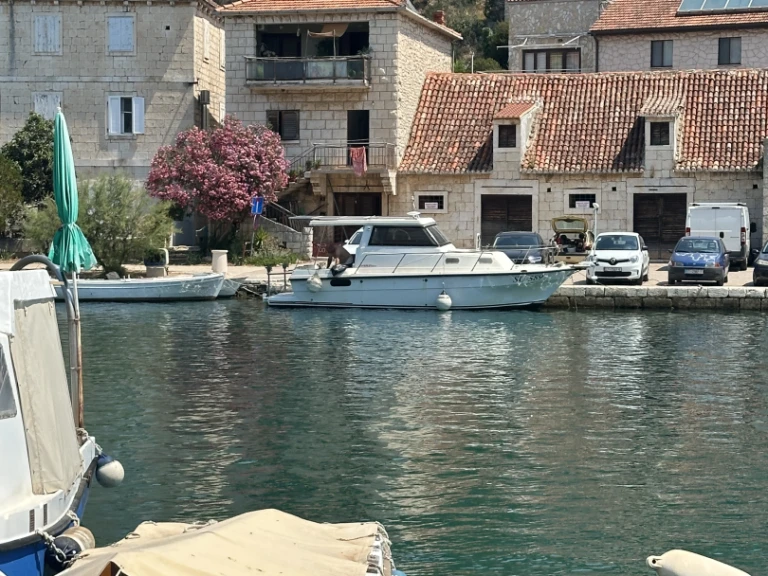 Motorboat rental in Općina Supetar - Damor 800