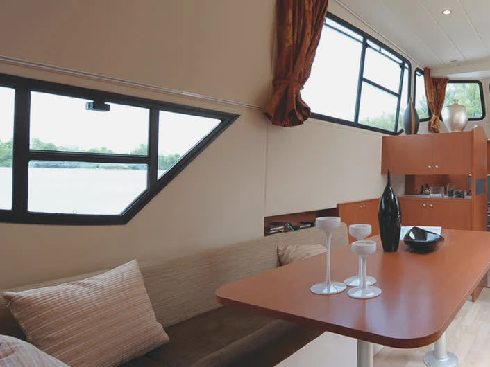 Le Boat Minuetto charter bareboat or captained in  Precenicco