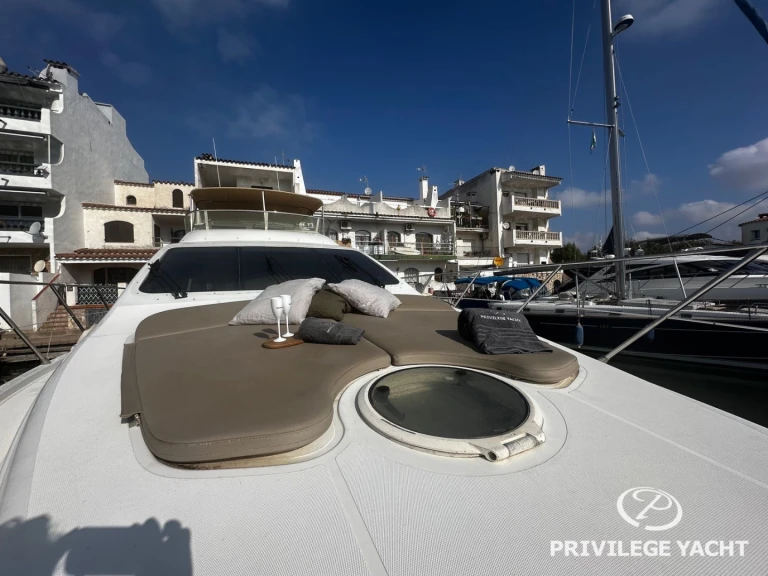 Boat rental Azimut Azimut 55 Fly in Roses on Samboat