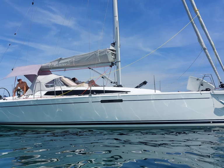 Sailboat rental in Loctudy - Dehler Dehler 34