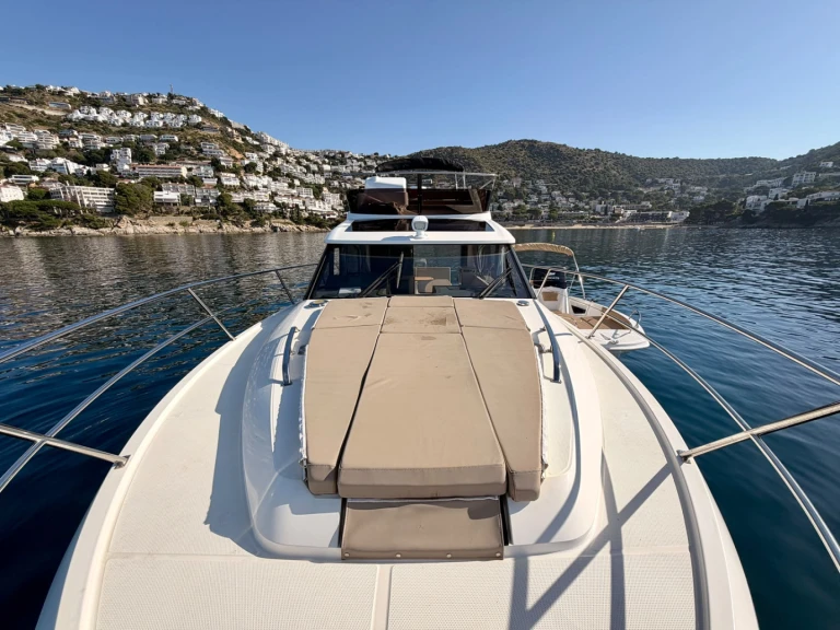 Motorboat for rent Roses at the best price