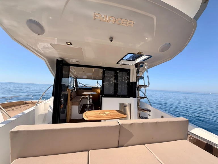 Parker Parker 39 fly in Roses on SamBoat