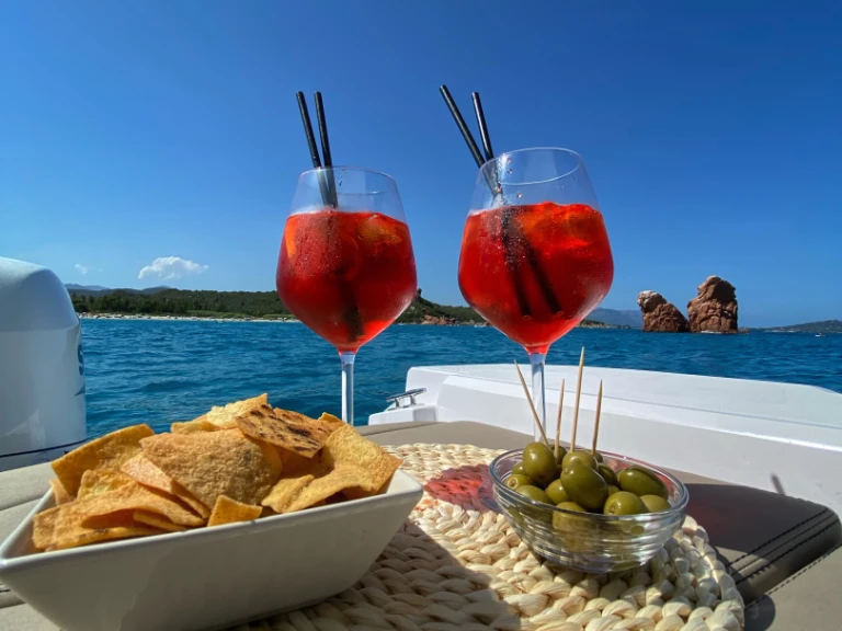 Yacht charter Villasimius cheap Predator 540