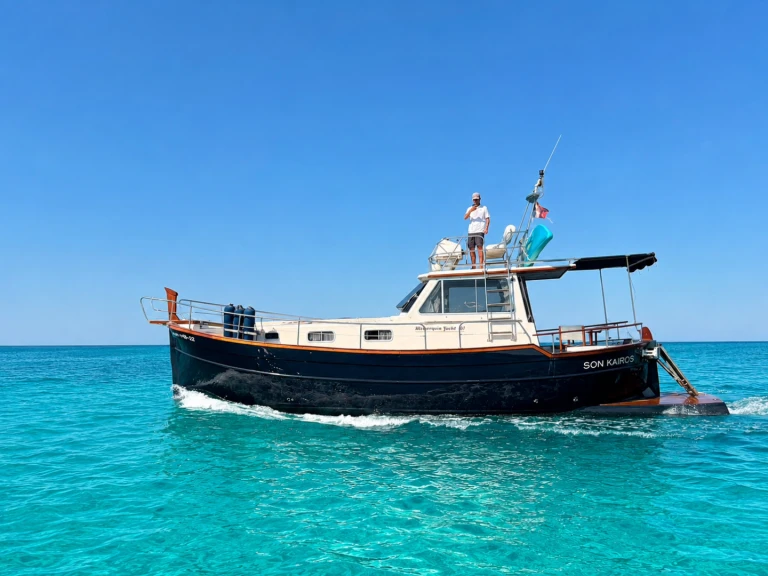 Menorquin-Yachts Menorquin Yachts 120 charter bareboat or captained in  Mahón