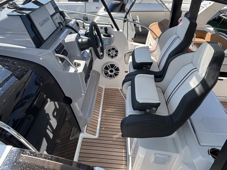 Rent a Jeanneau Cap Camarat 9.0 WA Les Issambres