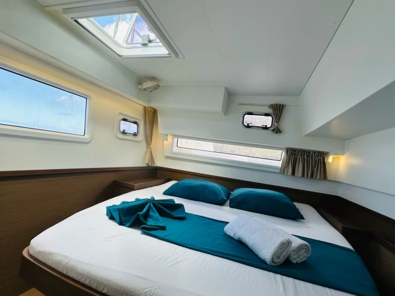 Boat rental Lagoon Lagoon 42 in Le Marin on Samboat