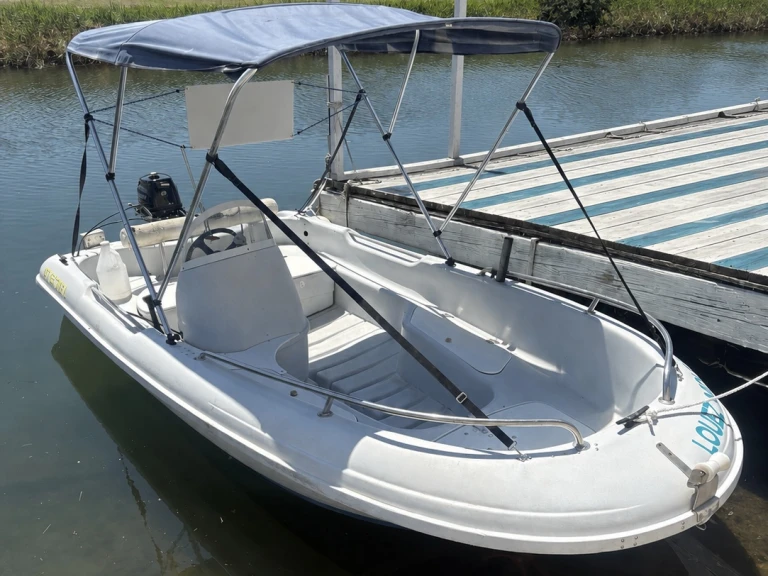 Motorboat rental with or without captain Jeanneau France