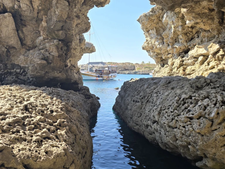 Motorboat for rent Rhodes (City) at the best price