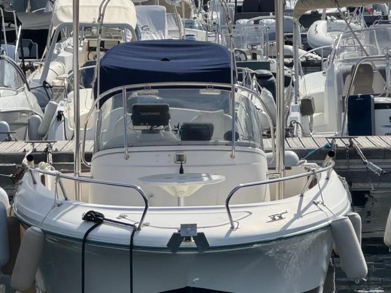 Bareboat Rental Motorboat Jeanneau with a boat licence