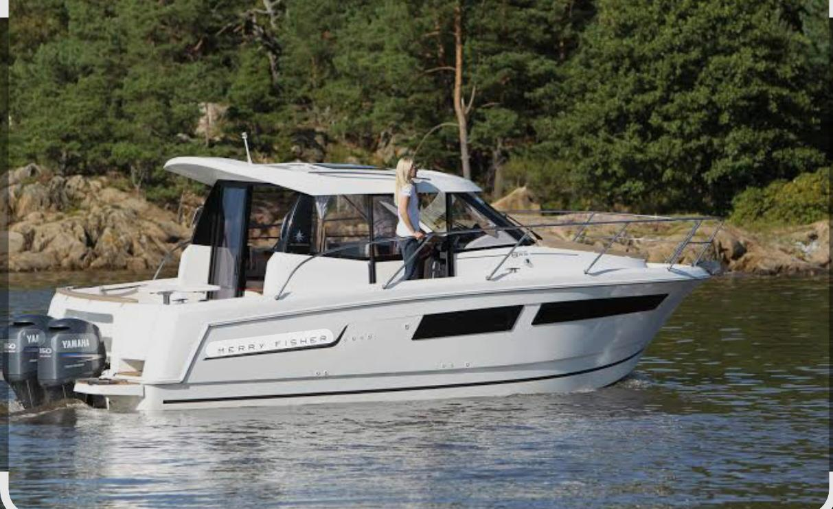 Boat rental Bénéteau Merry Fisher 1095 in Villefranche-sur-Mer on Samboat