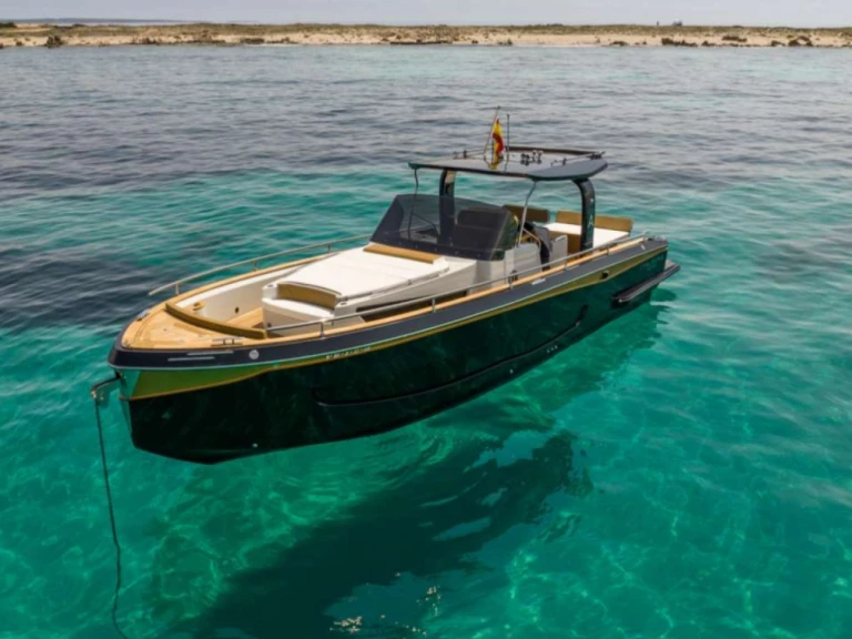 Yacht charter Marina Botafoch cheap 12 Classic