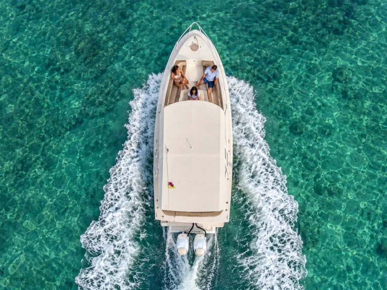 Motorboat rental in Bahía de Cartagena de Indias - Custom Made custom