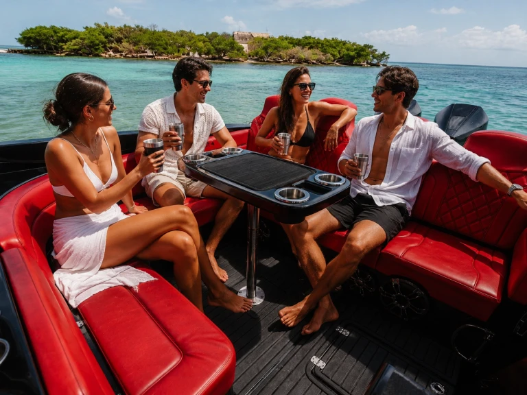 Catamaran for rent Bahía de Cartagena de Indias at the best price