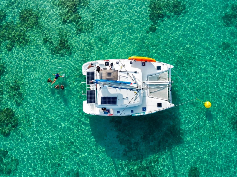 Catamaran rental in Bahia de Cartagenas - Custom Made custom