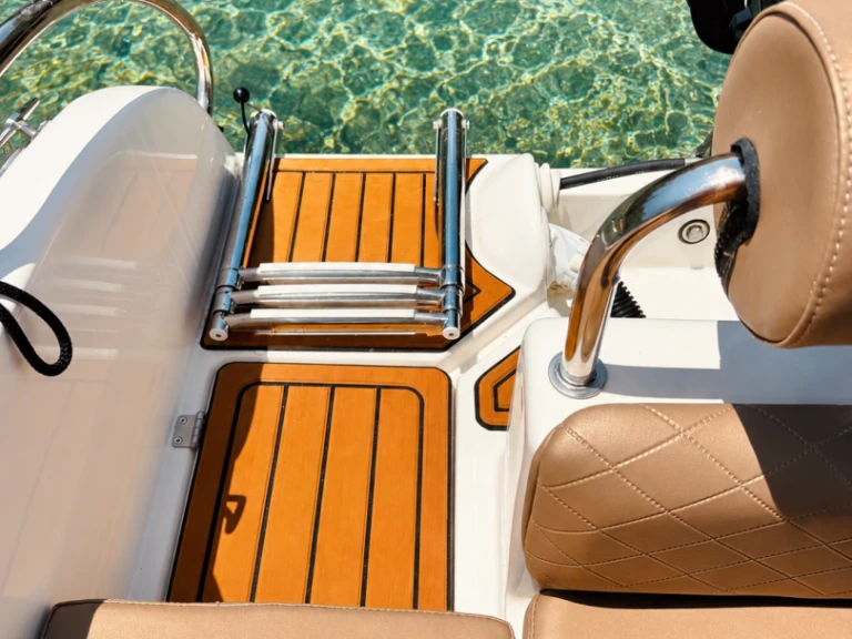 Karel Paxos 170 in Perigiali on SamBoat