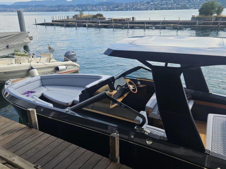 Yacht charter Zurich cheap Ovation 7X