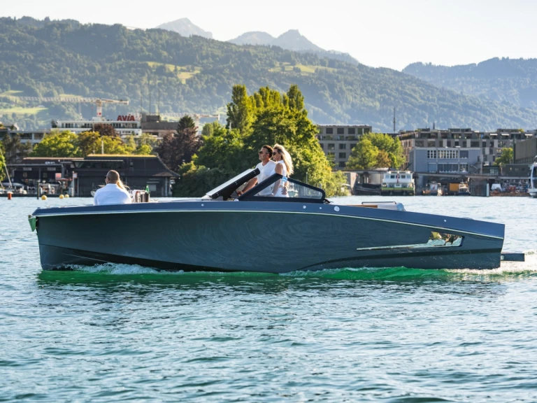 Motorboat rental with or without captain GANZ Boats Zurich