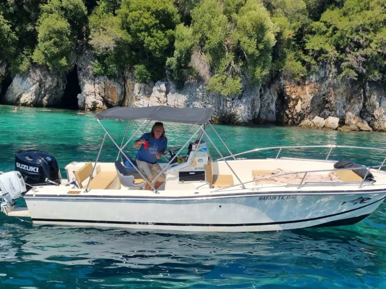 White Shark White Shark 215 in Corfu on SamBoat