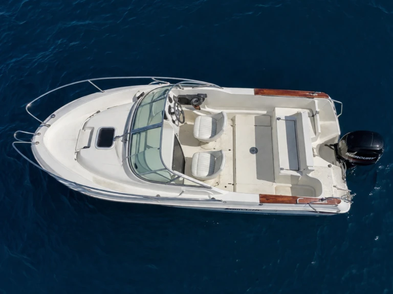 Boat rental Jeanneau Cap Camarat 615 WA in Martigues on Samboat