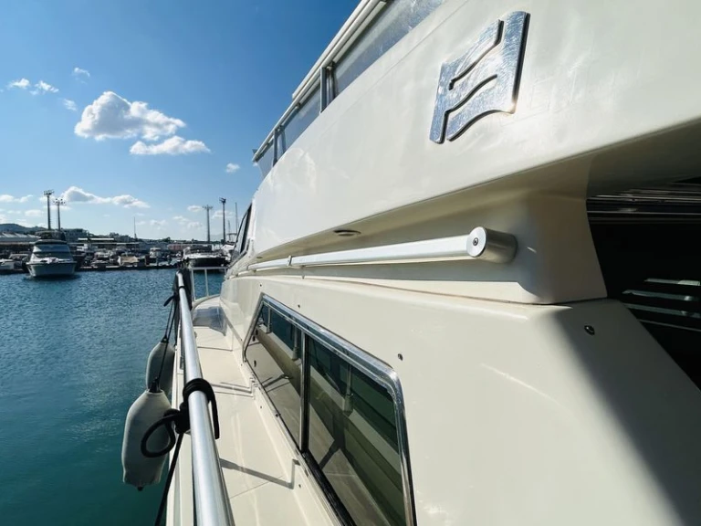 Ferretti Altura 45 Fly in Saint-Raphaël on SamBoat