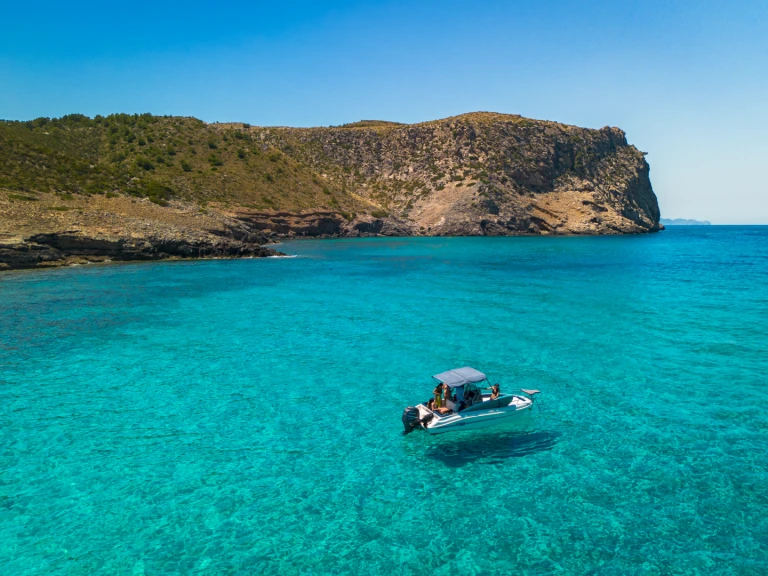 Motorboat rental with or without captain Arkos Alcúdia