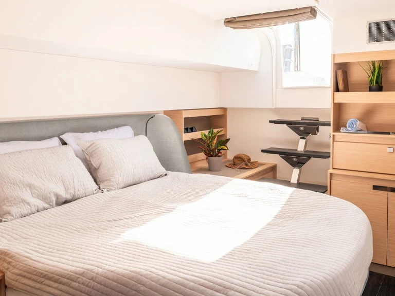 Catamaran rental in Cannes - Fountaine Pajot Aura 51