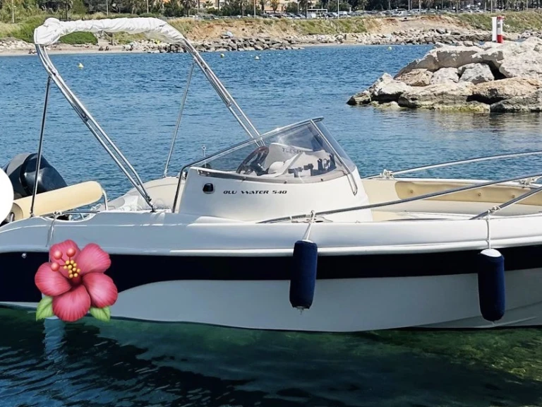 Motorboat for rent Six-Fours-les-Plages at the best price