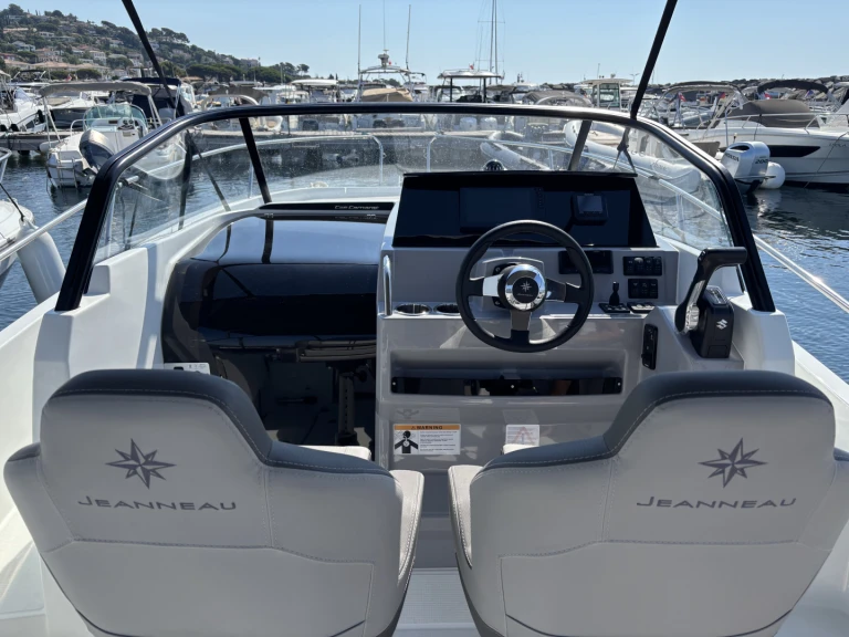 Boat rental Jeanneau Cap Camarat 7.5 WA in France on Samboat
