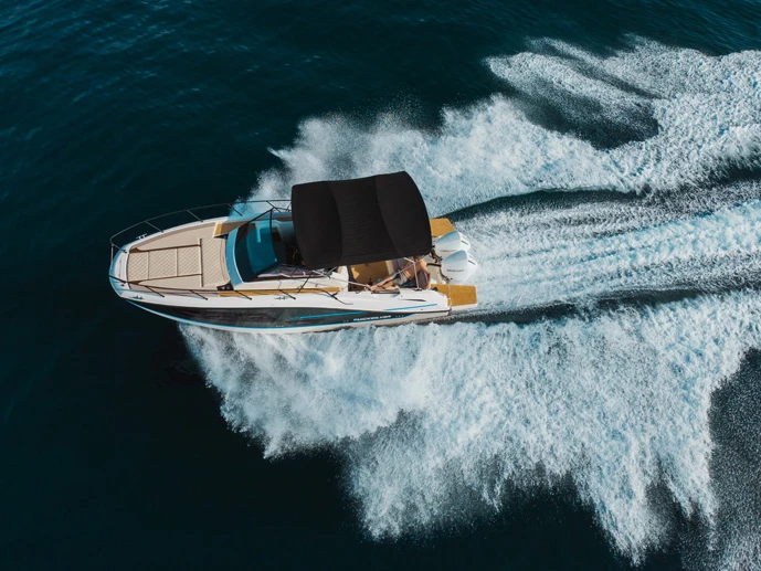 Bareboat Rental Motorboat Quicksilver with a boat licence