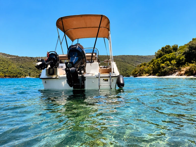 Rent a Karel Paxos 170 Perigiali