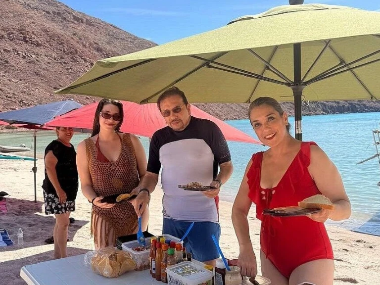 Boat rental Custom Made custom in La Paz on Samboat