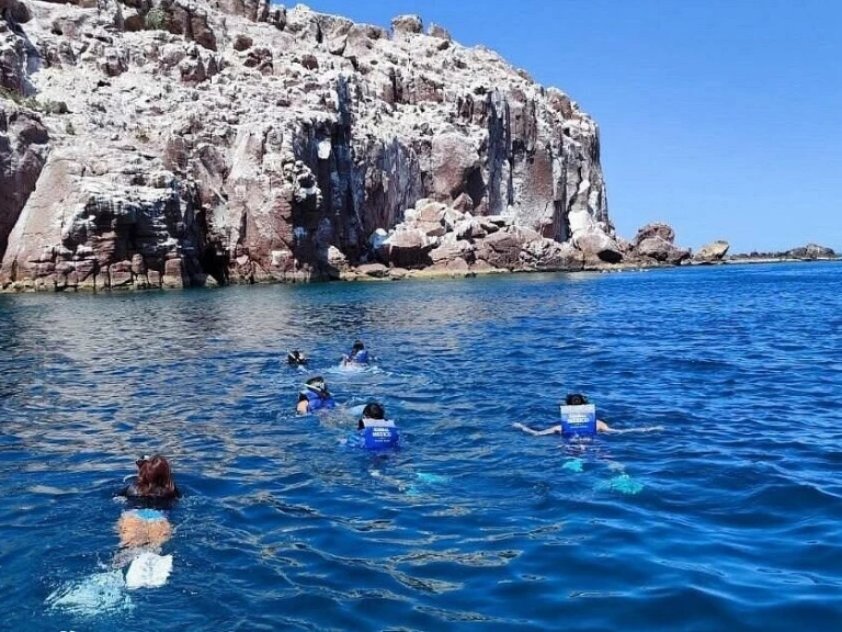 Catamaran for rent La Paz at the best price