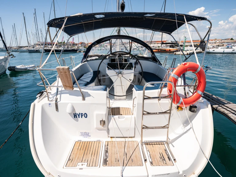 Sailboat rental in Pirovac - Bénéteau Oceanis 411 Clipper