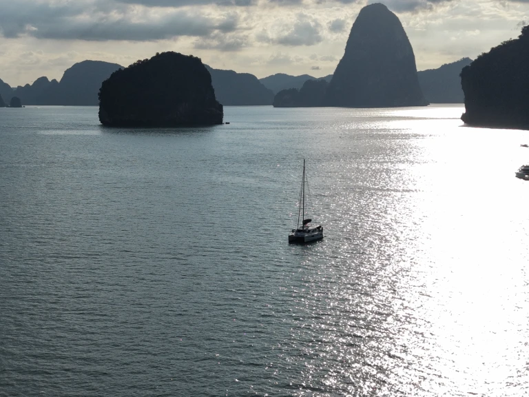 Rent a Leopard Catamarans / Robertson & Caine Leopard 39 Mai Khao