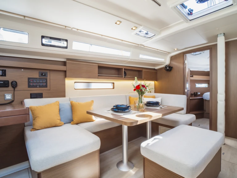 Bénéteau Oceanis 40.1 charter bareboat or captained in  Ao Po