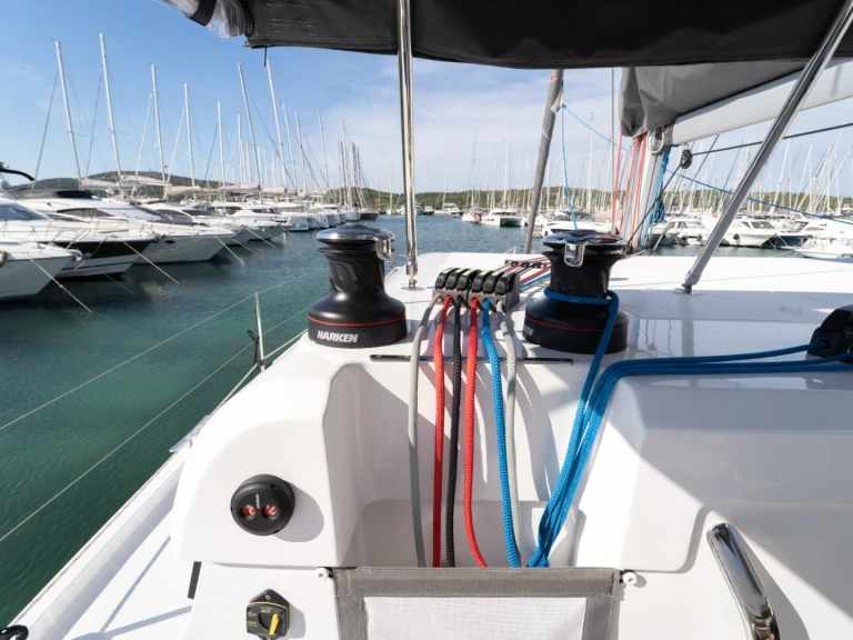 Catamaran rental in Pirovac - Aventura Aventura 37 - 3 cab.