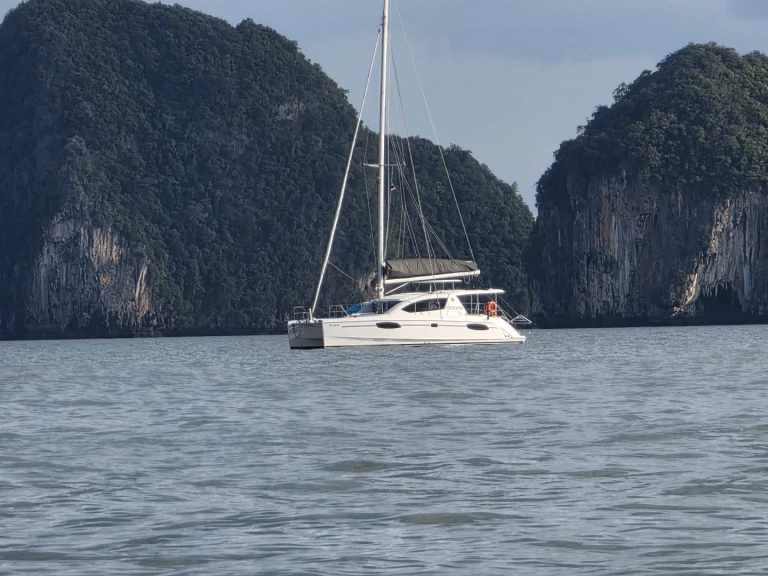 Leopard Catamarans / Robertson & Caine Leopard 39 in Mai Khao on SamBoat