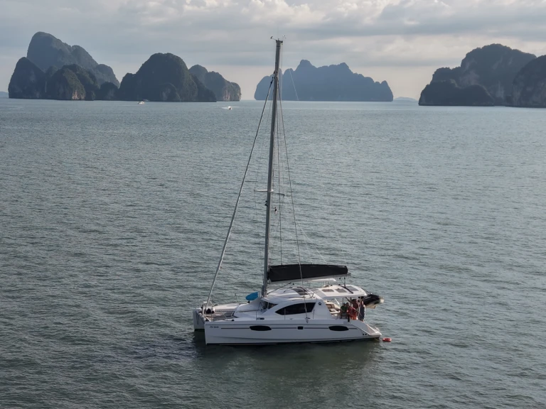 Rent a Leopard Catamarans / Robertson & Caine Leopard 39 Mai Khao