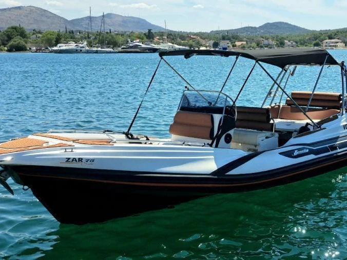 Zar Zar 75 Suite in Split on SamBoat