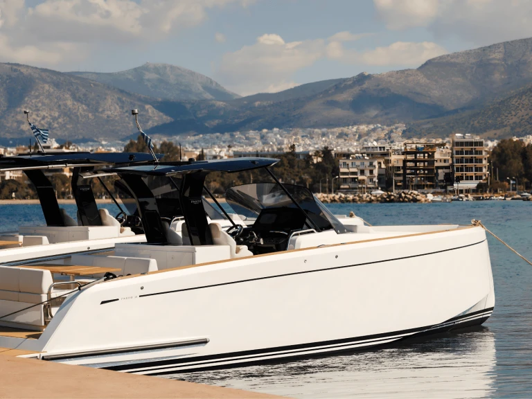 Rent a Pardo Yachts Pardo 38 Glyfada