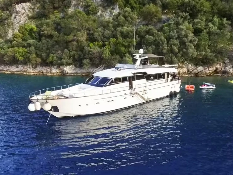 Yacht charter Göcek cheap custom