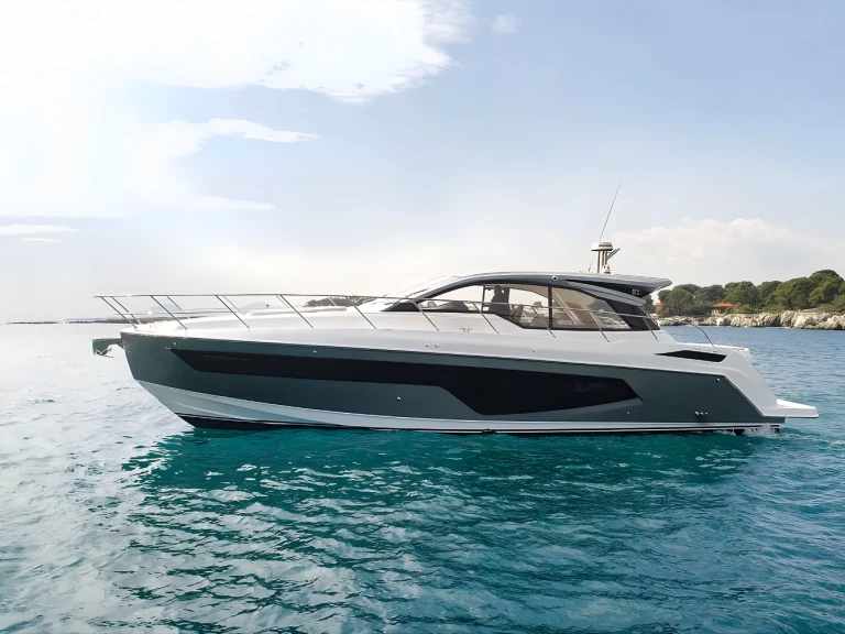 Bareboat Rental Motorboat Azimut with a boat licence