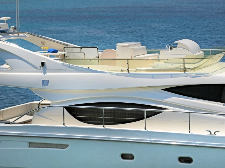 Rent a Ferretti Ferretti 550 Paros (Island)