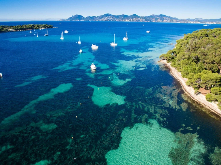 Yacht charter Golfe-Juan cheap Catabarge