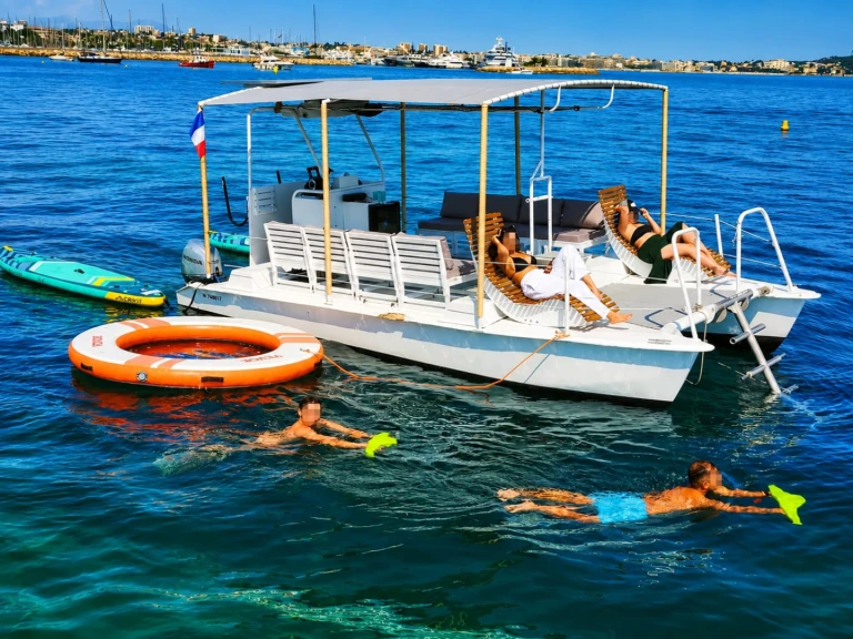 Boat rental Caparros Catabarge in Golfe-Juan on Samboat
