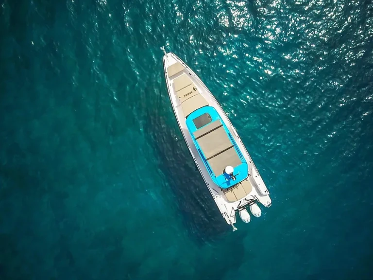 Axopar Axopar 37 XC in Sifnos on SamBoat