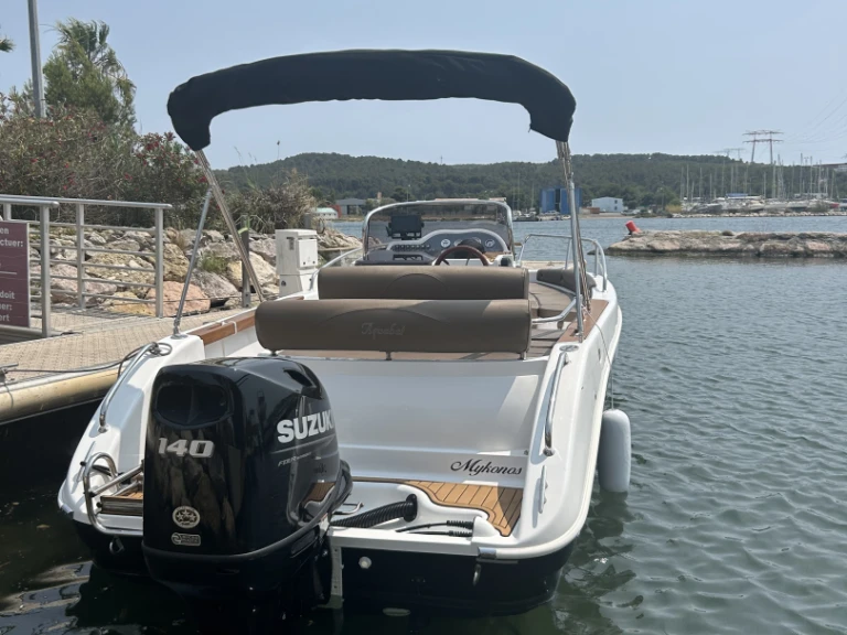 Aquabat Sport line 21 in Marseille on SamBoat